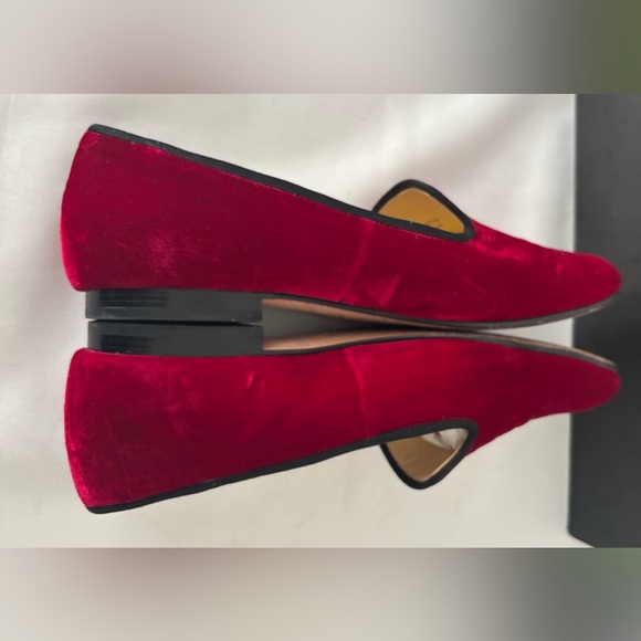 COLE HAAN RED VELVET LOAFERS OR FLATS BLACK PIPING AROUND EDGES SZ 8.5 - Picture 3 of 10